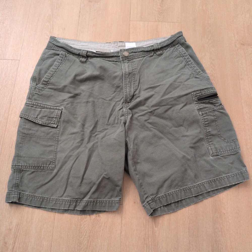 VTG Columbia Men Olive Green Cargo Shorts Size 36 Outdoor Hiking Utility Pockets